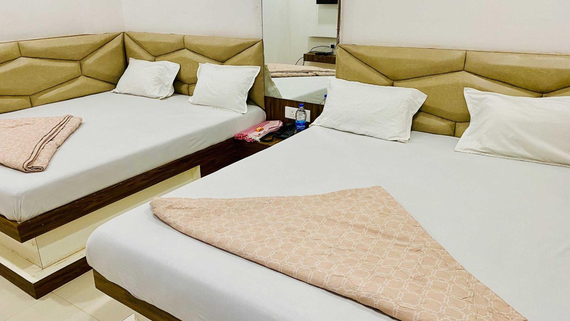 Hotel Gayatri Palace Godarpura Eksteriør billede