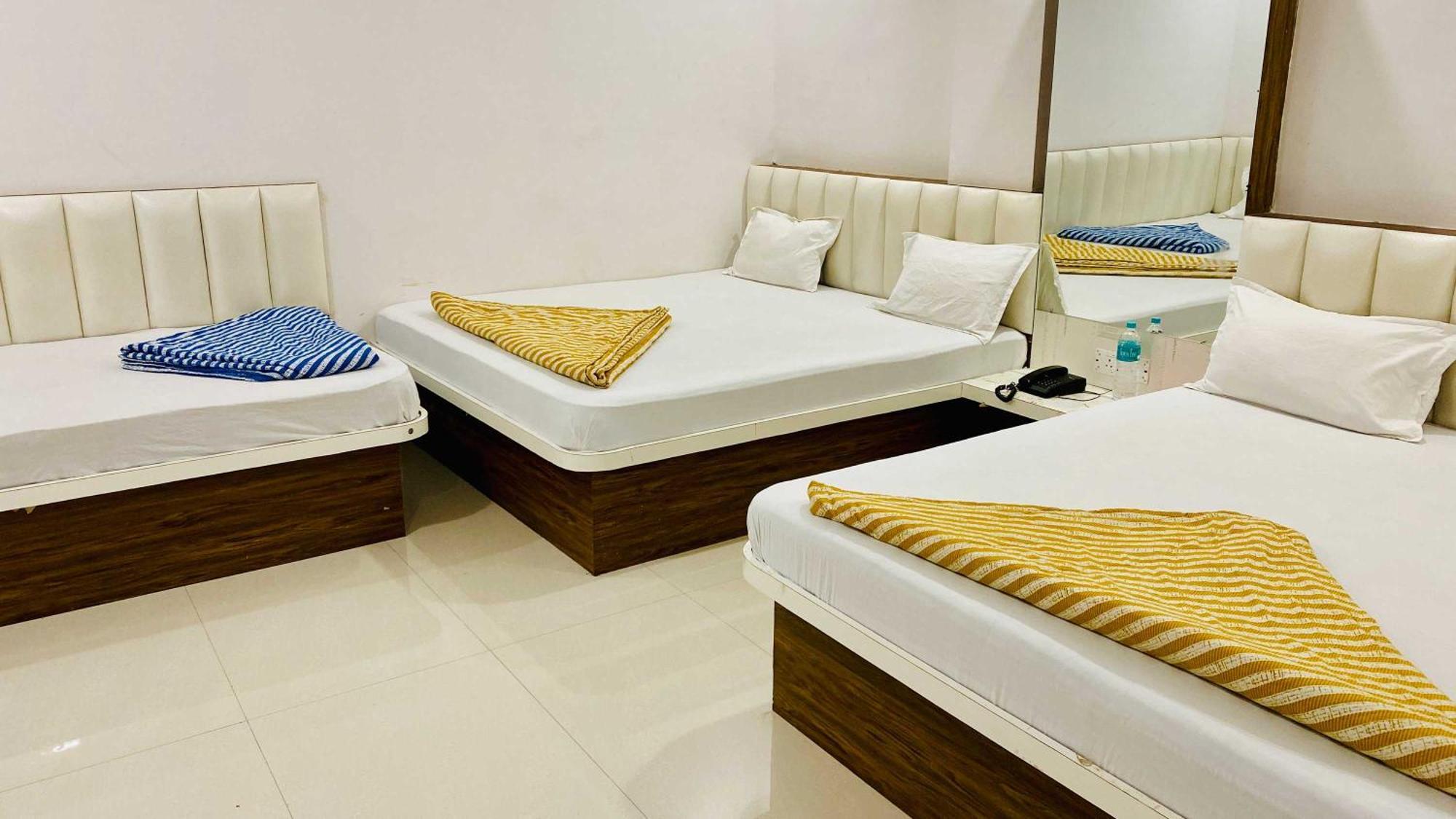 Hotel Gayatri Palace Godarpura Eksteriør billede