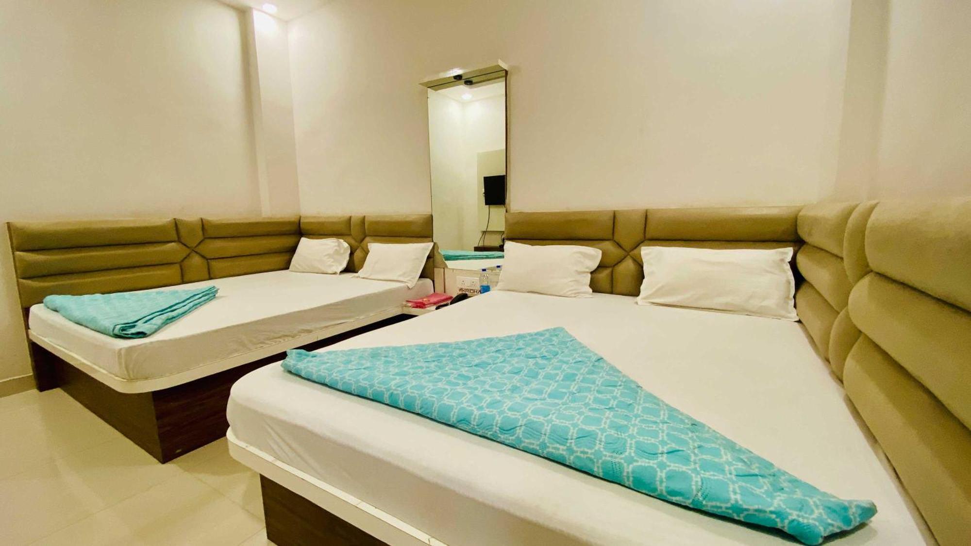 Hotel Gayatri Palace Godarpura Eksteriør billede