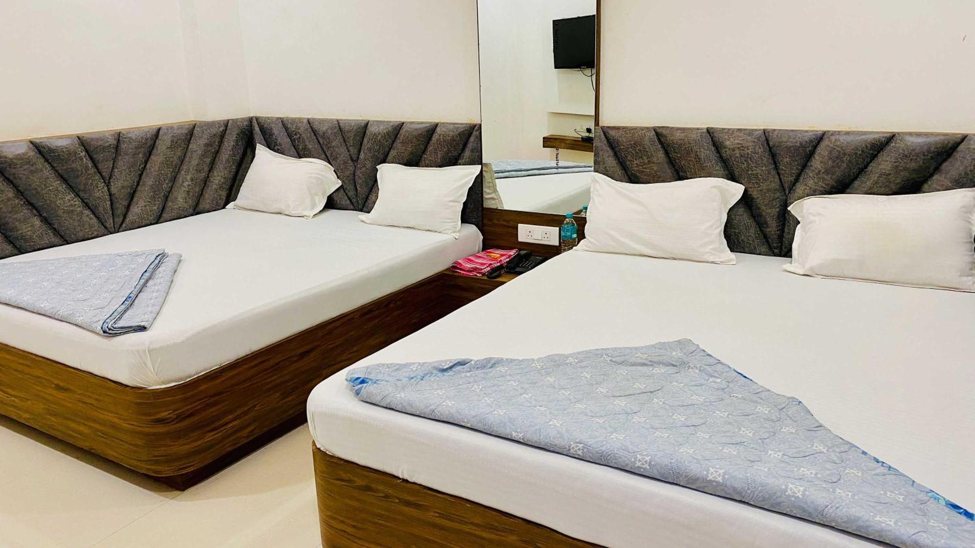 Hotel Gayatri Palace Godarpura Eksteriør billede