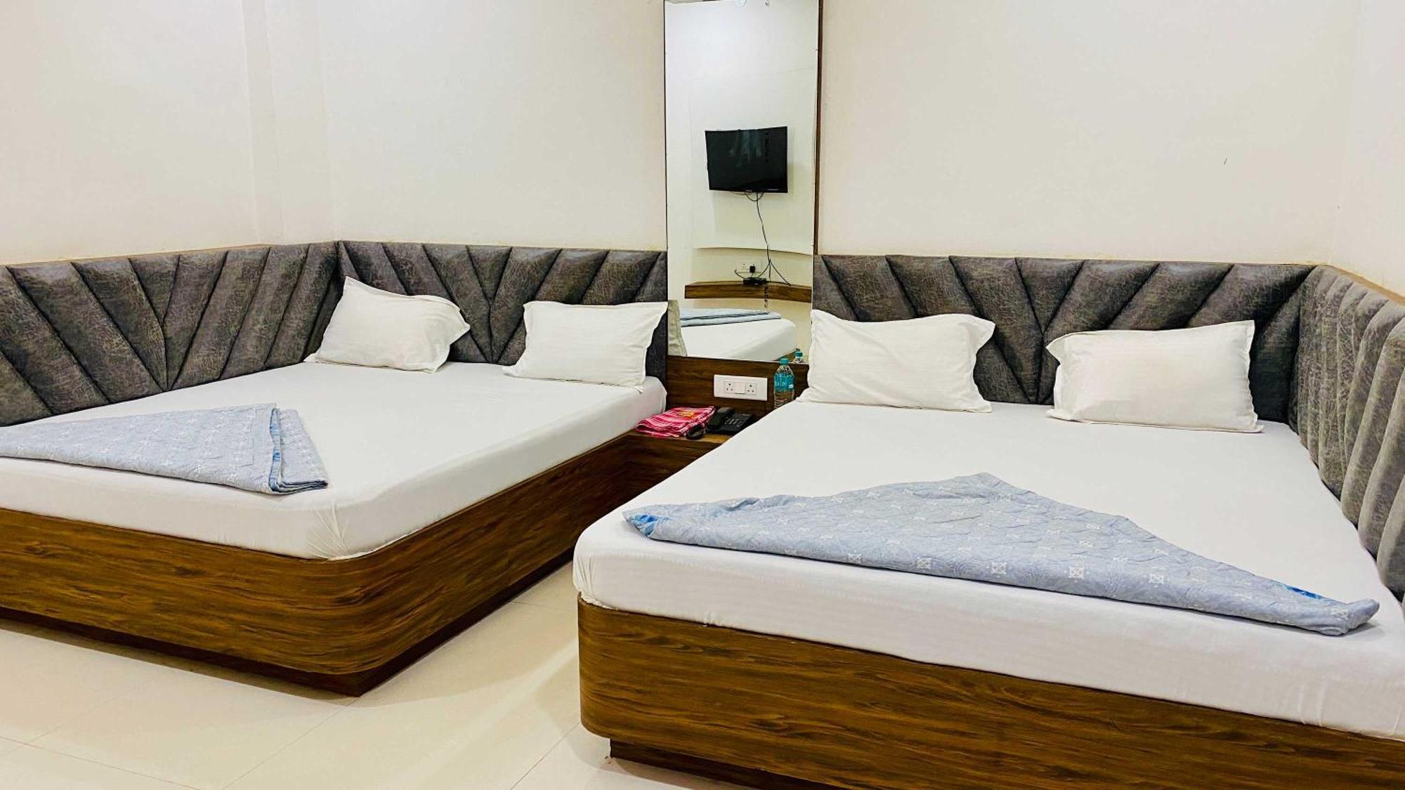 Hotel Gayatri Palace Godarpura Eksteriør billede
