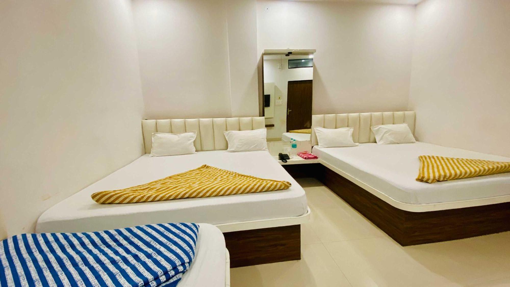 Hotel Gayatri Palace Godarpura Eksteriør billede