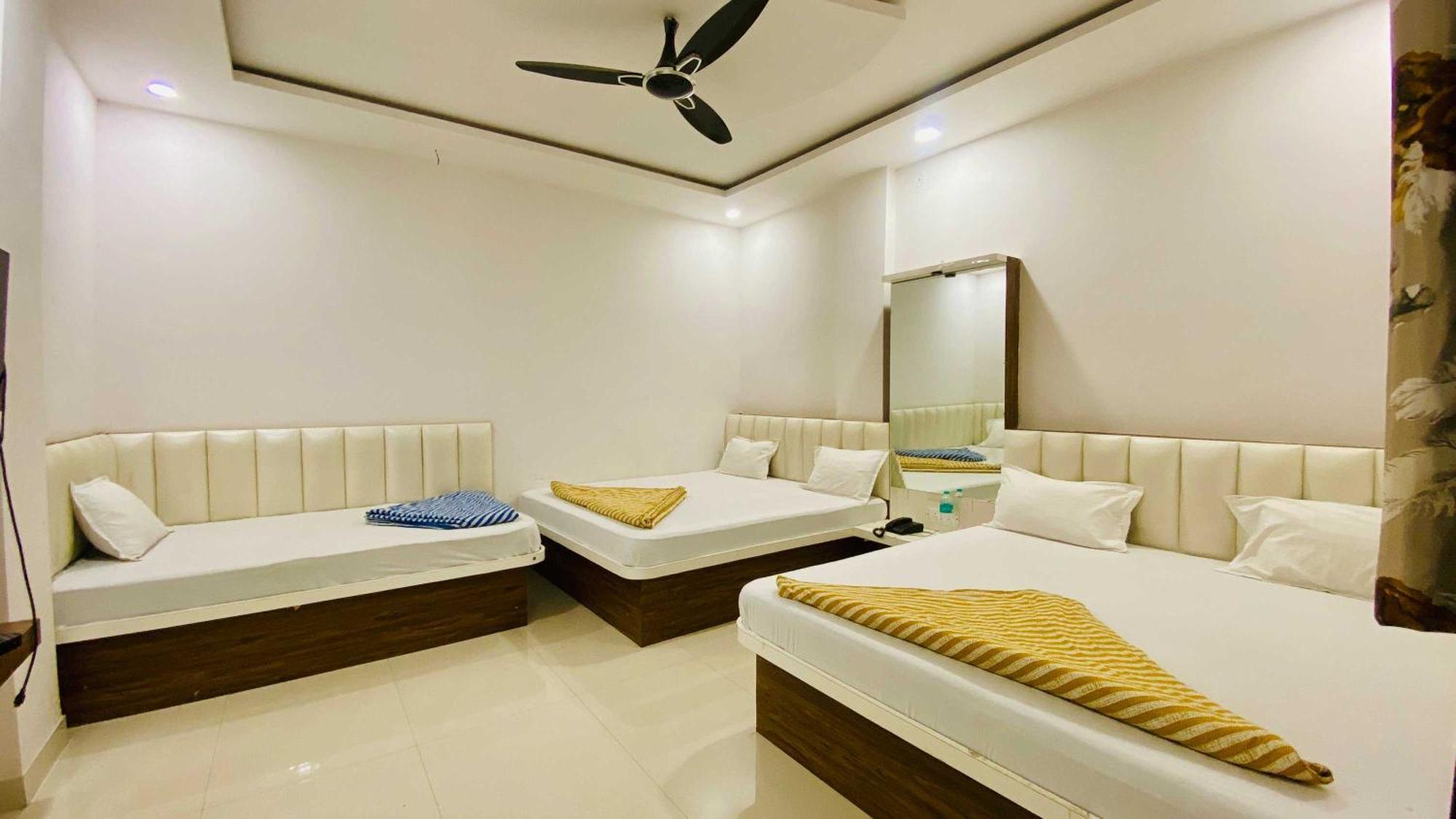 Hotel Gayatri Palace Godarpura Eksteriør billede