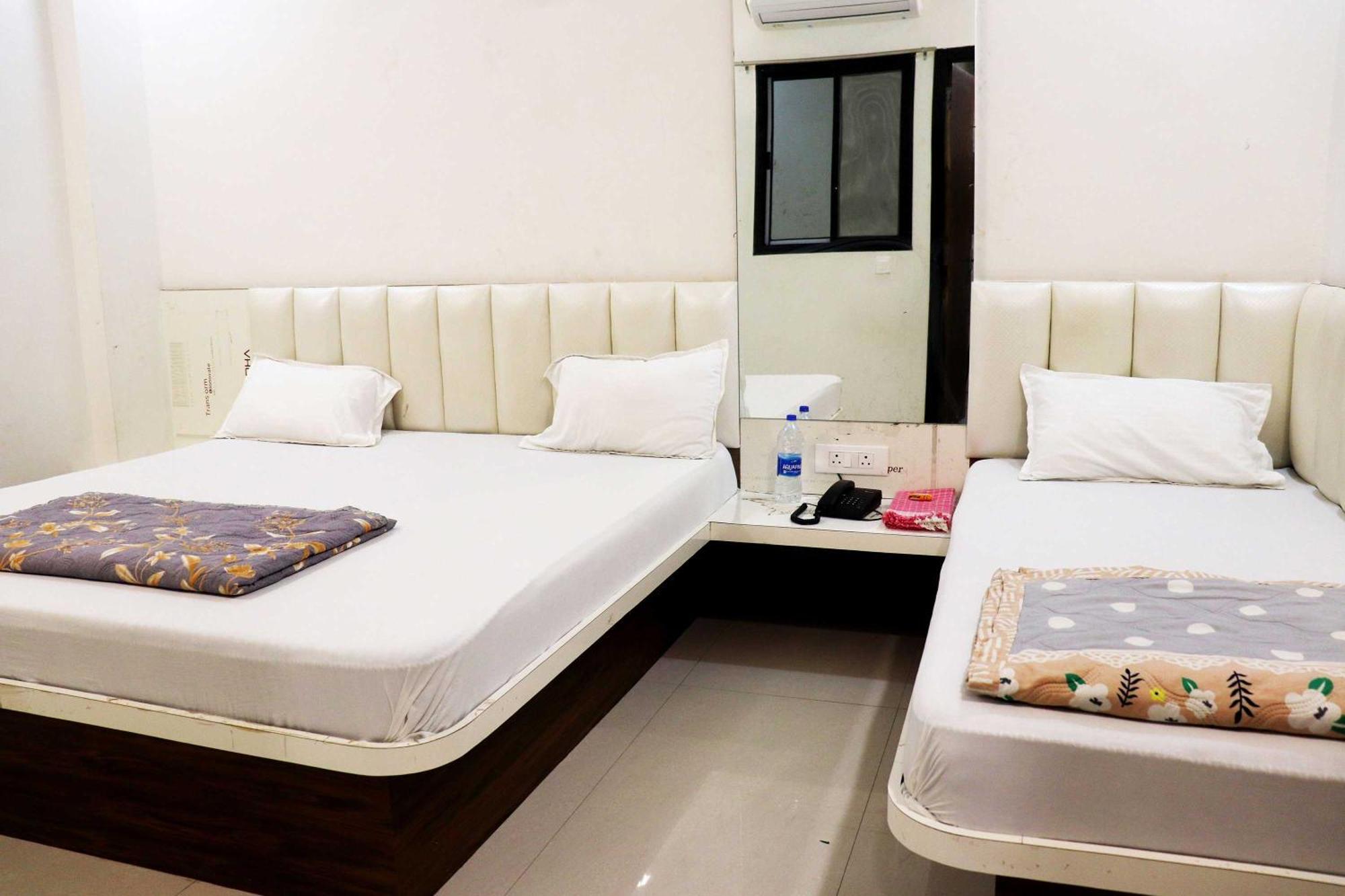 Hotel Gayatri Palace Godarpura Eksteriør billede