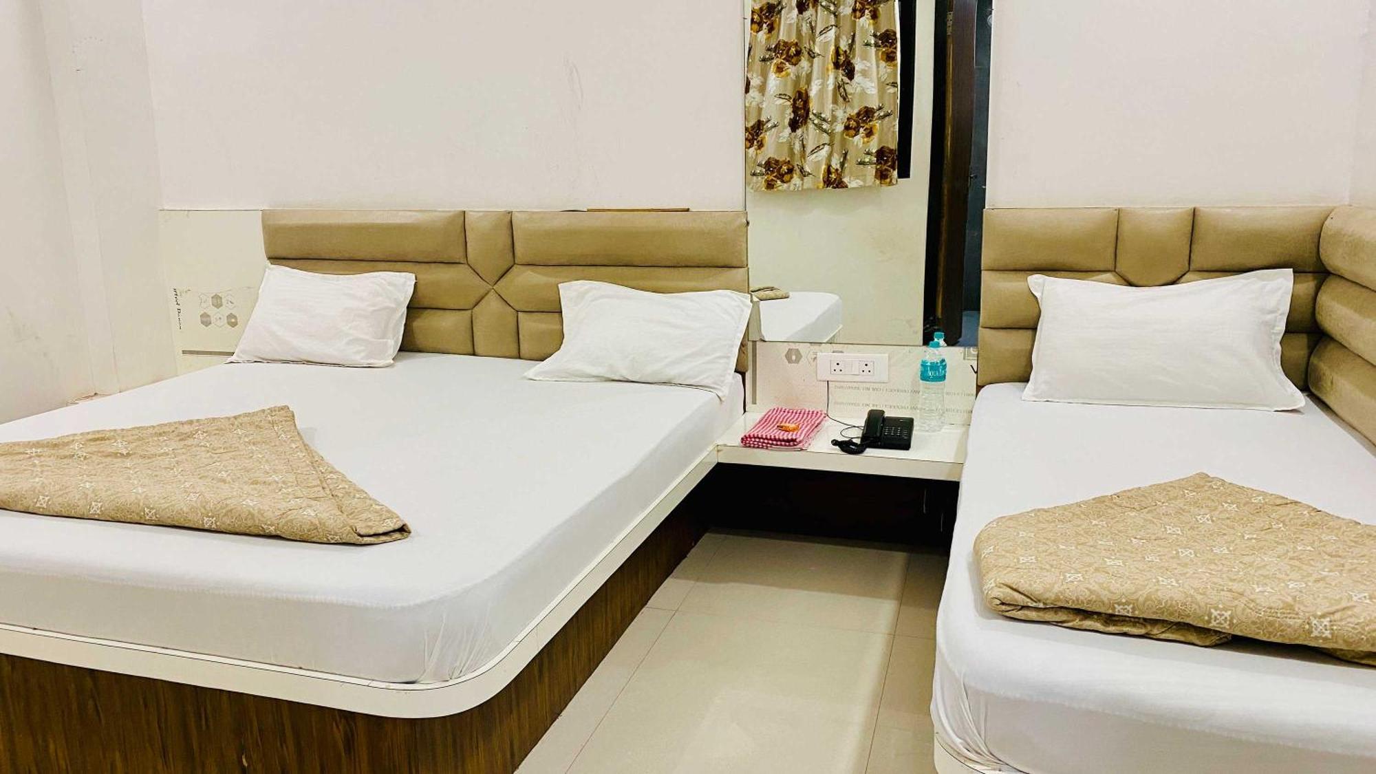 Hotel Gayatri Palace Godarpura Eksteriør billede