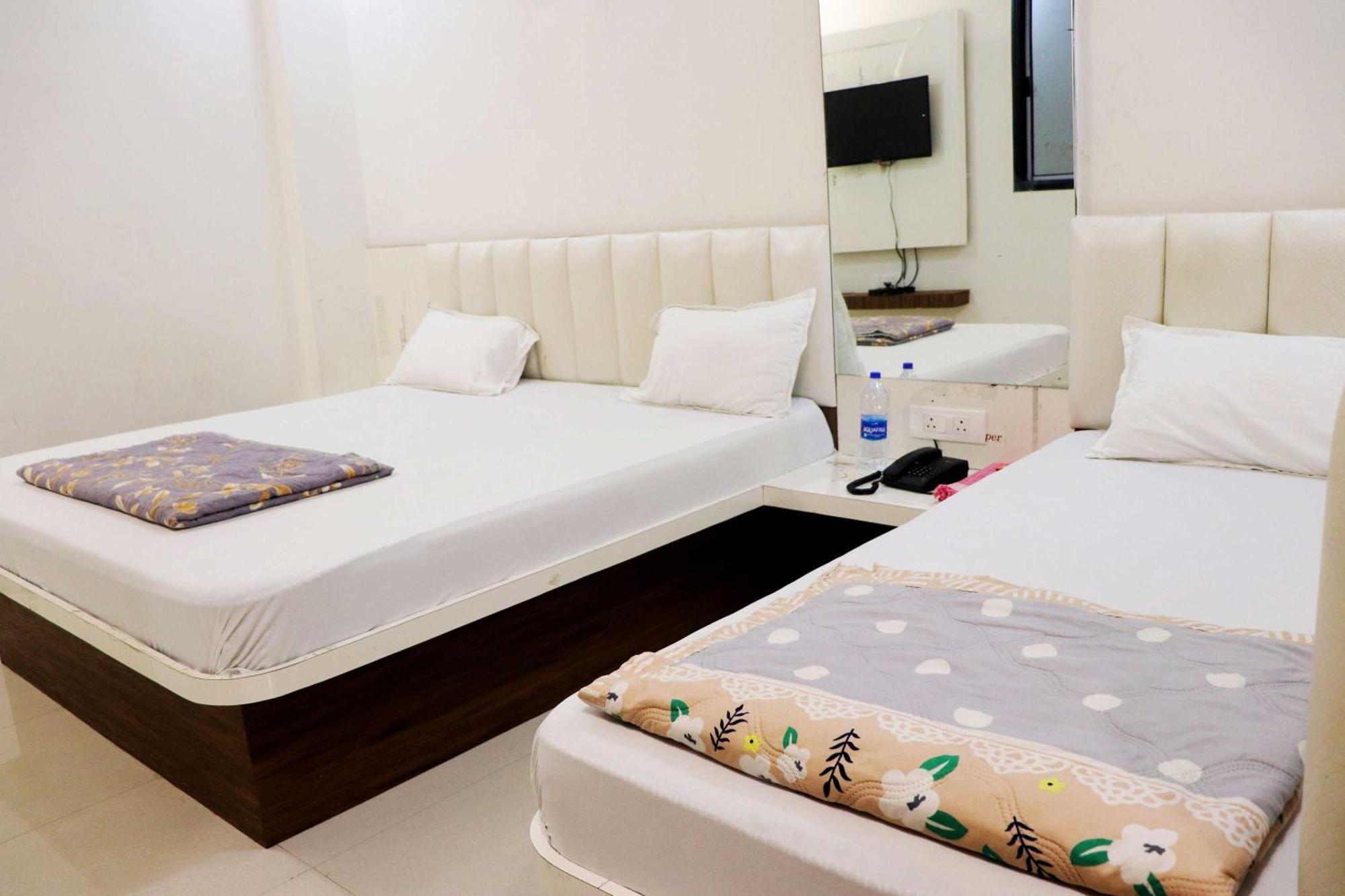 Hotel Gayatri Palace Godarpura Eksteriør billede