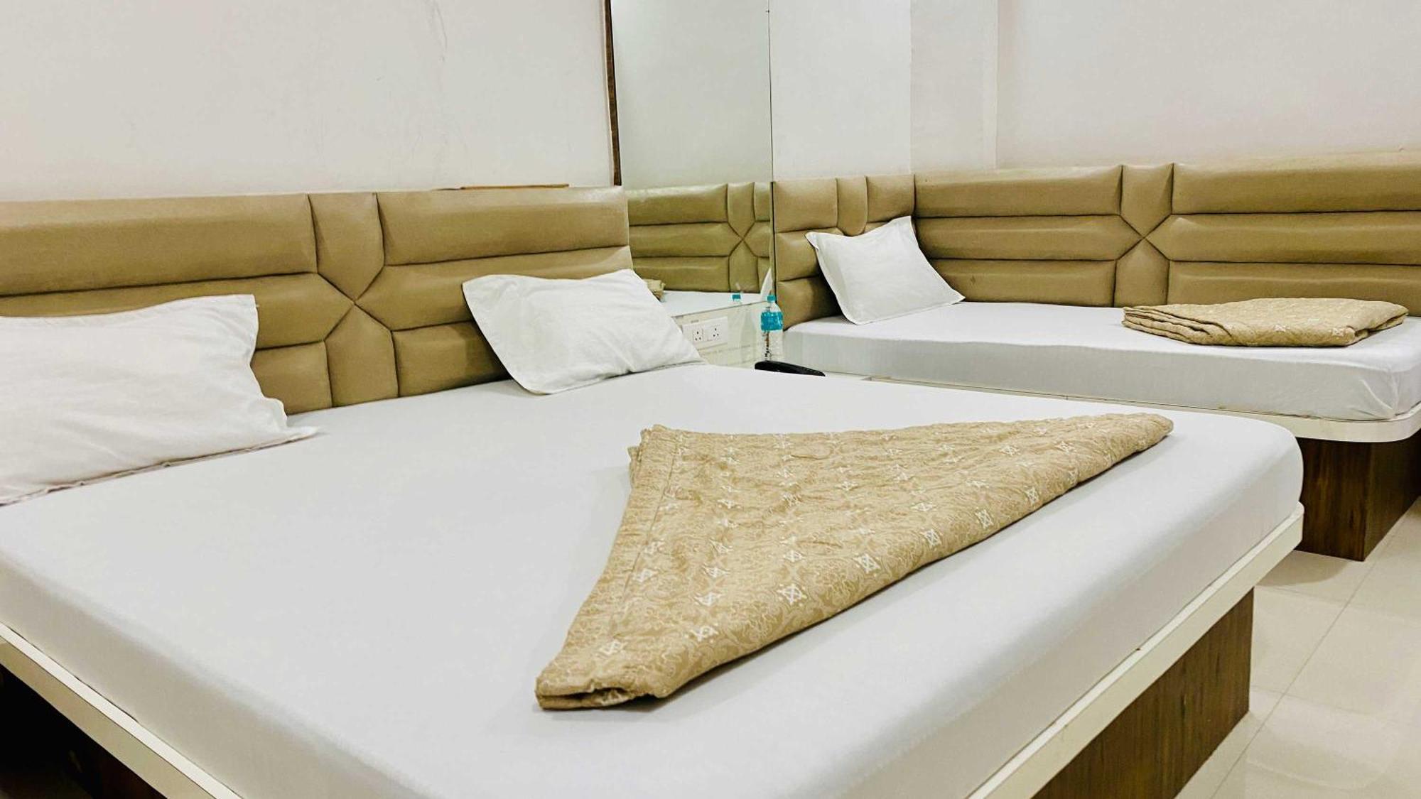 Hotel Gayatri Palace Godarpura Eksteriør billede
