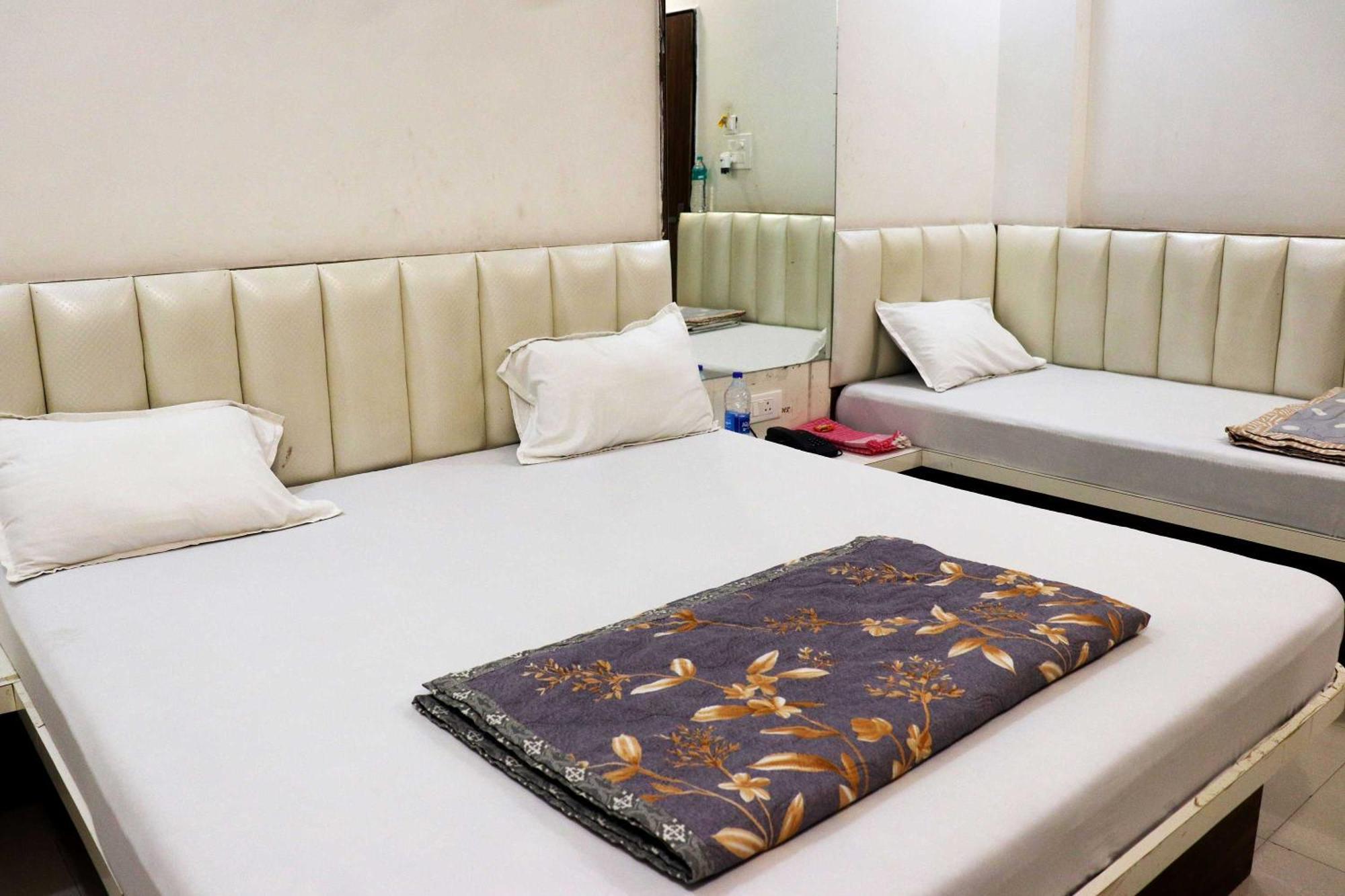 Hotel Gayatri Palace Godarpura Eksteriør billede