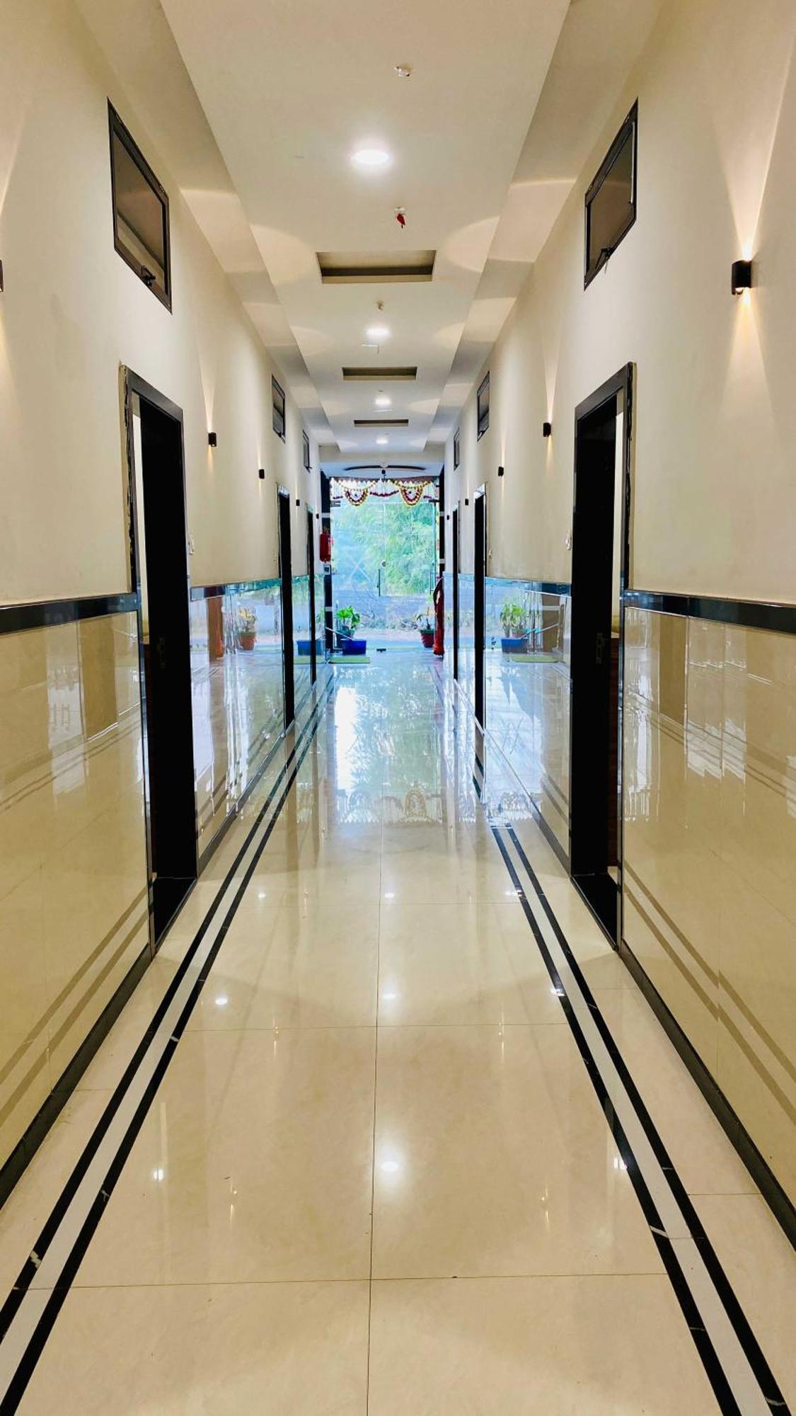 Hotel Gayatri Palace Godarpura Eksteriør billede